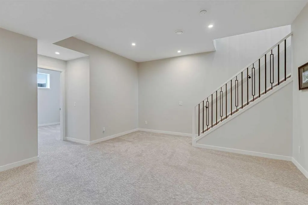 709 Marine Drive SE