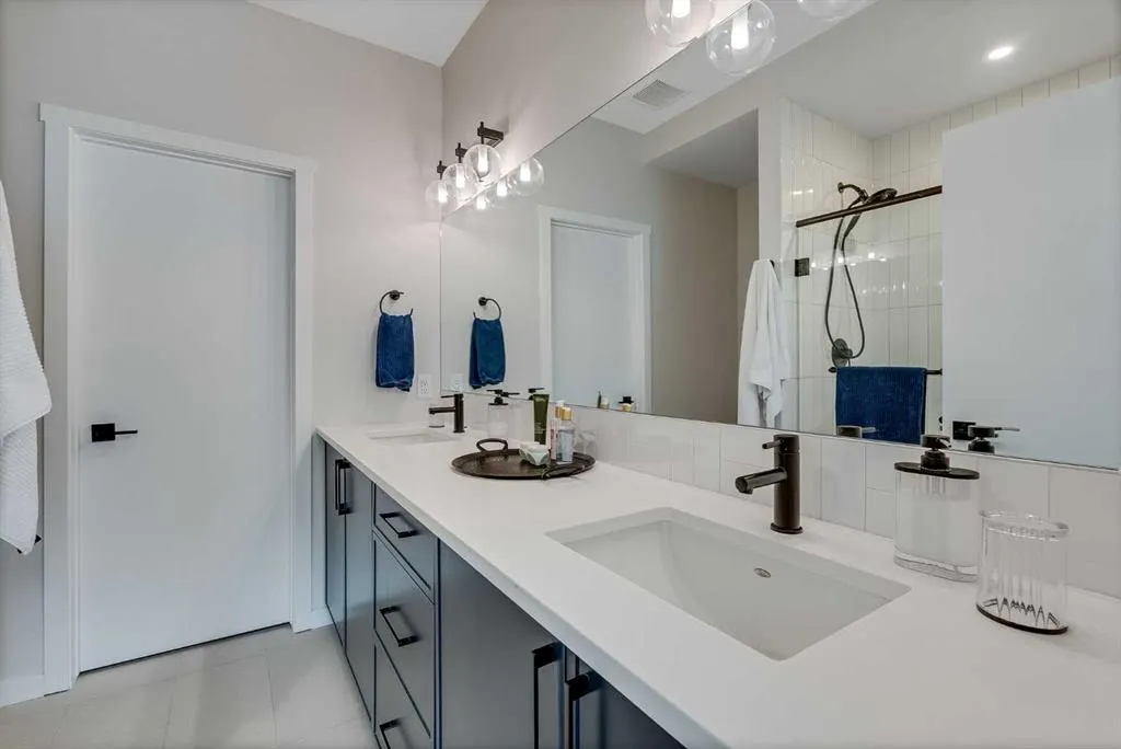 709 Marine Drive SE