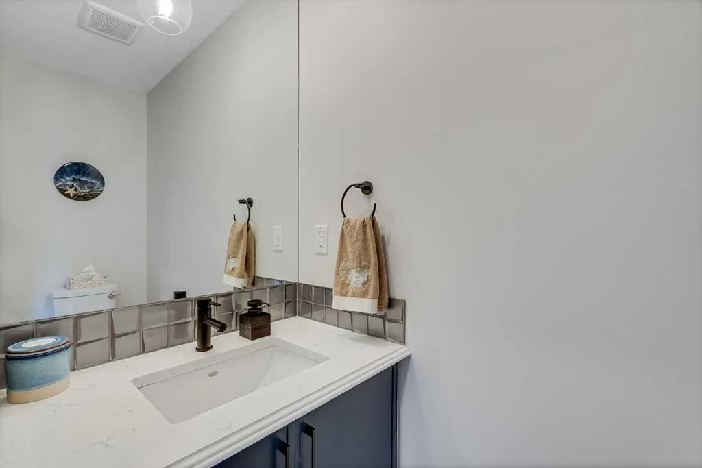 709 Marine Drive SE