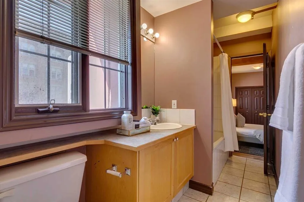 220 11 Avenue SE, #221