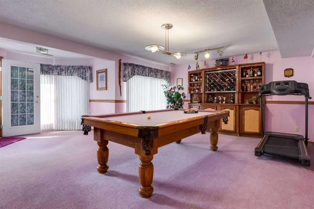180 Edgevalley Circle NW