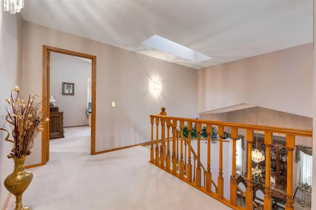 180 Edgevalley Circle NW