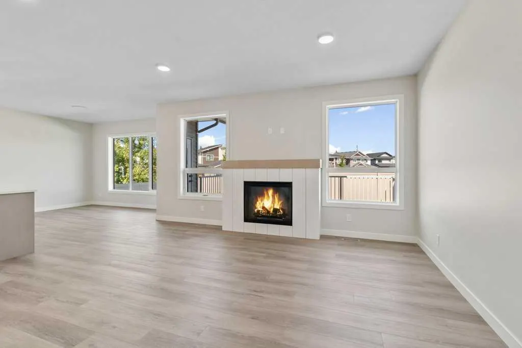 16 Eaton Crescent