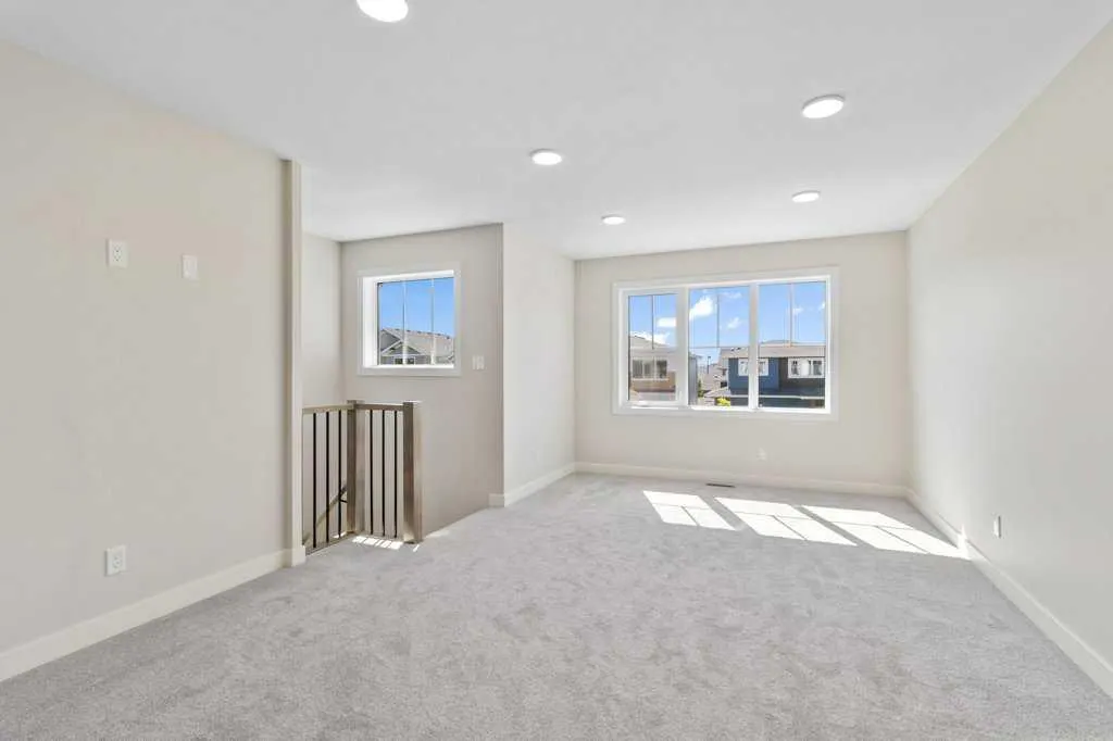 16 Eaton Crescent