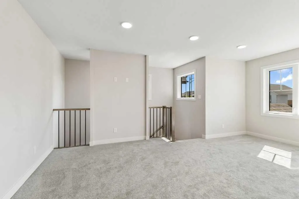 16 Eaton Crescent
