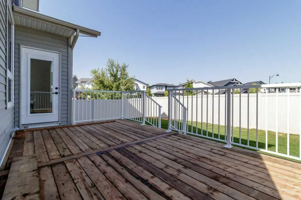 16 Eaton Crescent