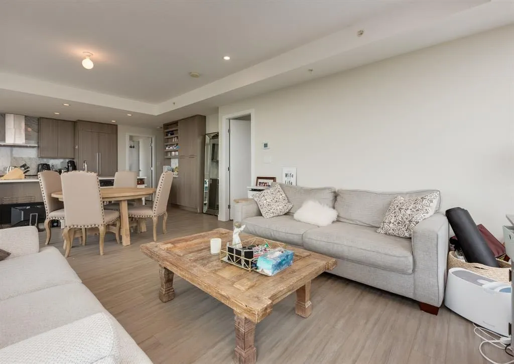 930 16 Avenue SW, #2406