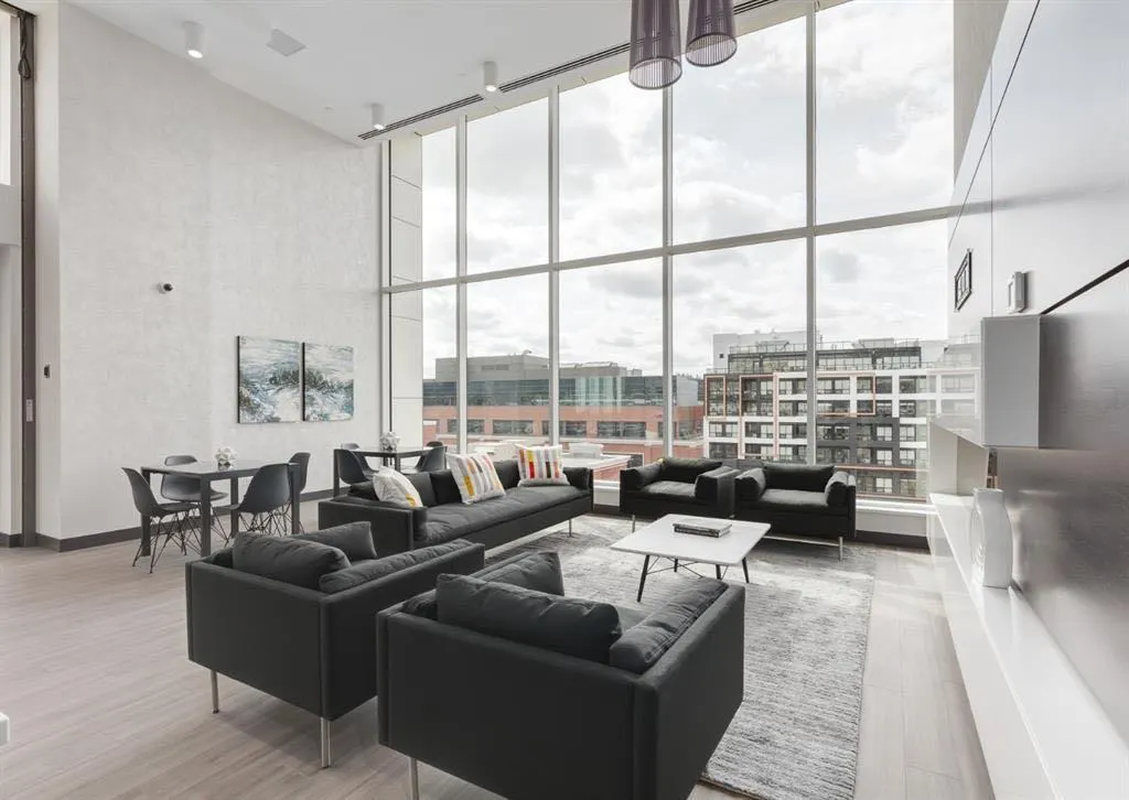930 16 Avenue SW, #2406