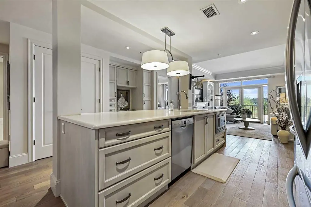 211 Quarry Way SE, #205