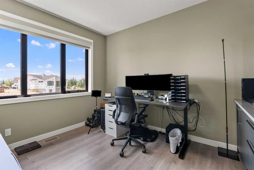 32 Monterra Landing