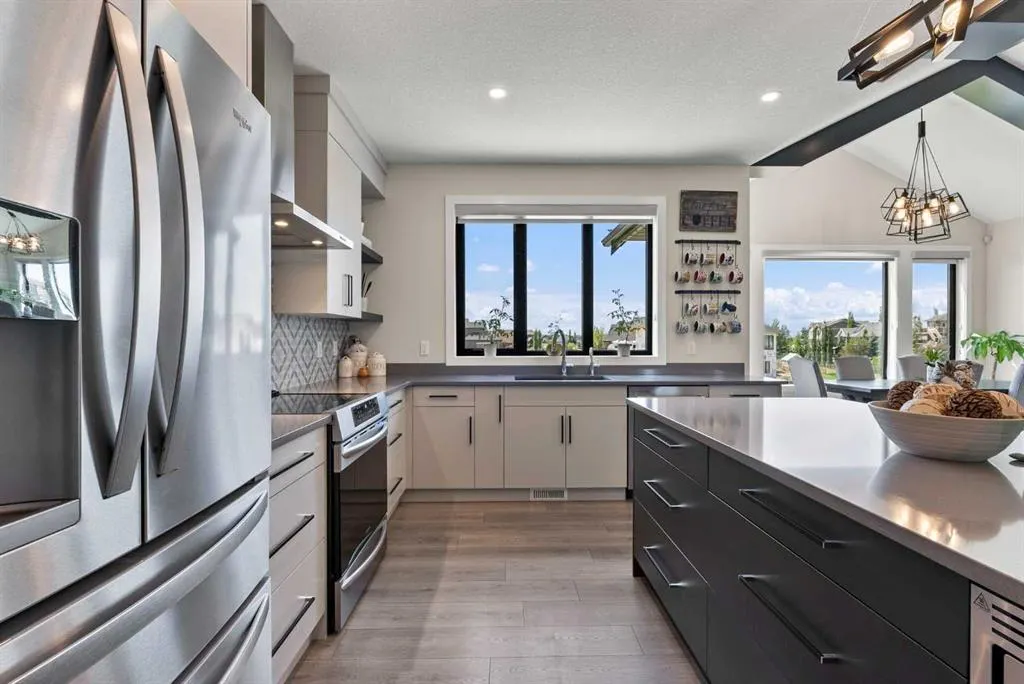 32 Monterra Landing