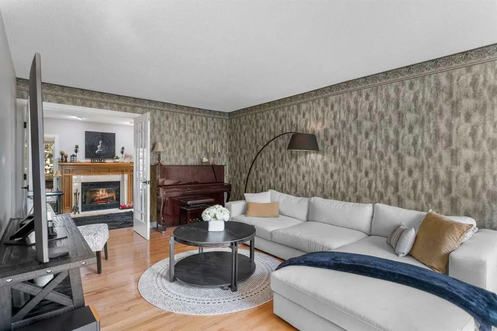 87 Shawnee Crescent SW