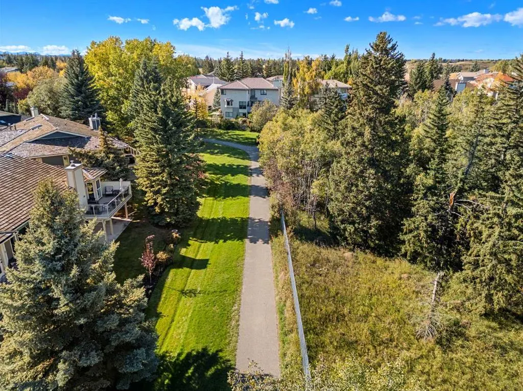 87 Shawnee Crescent SW