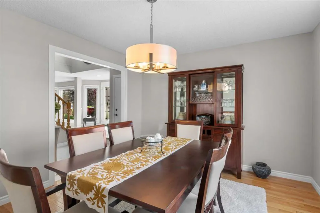 87 Shawnee Crescent SW