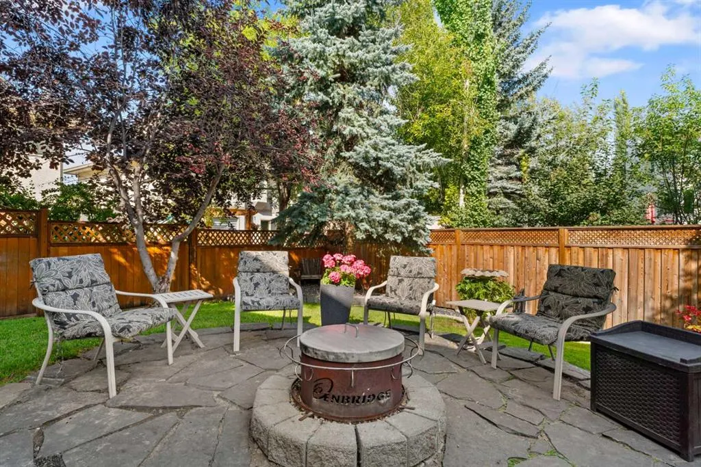 87 Shawnee Crescent SW