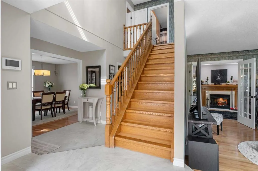 87 Shawnee Crescent SW