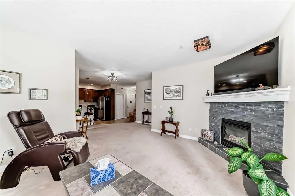 1005A Westmount Drive, #102