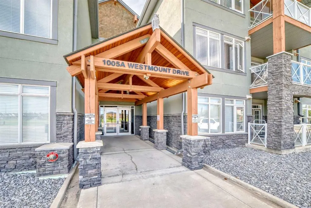 1005A Westmount Drive, #102