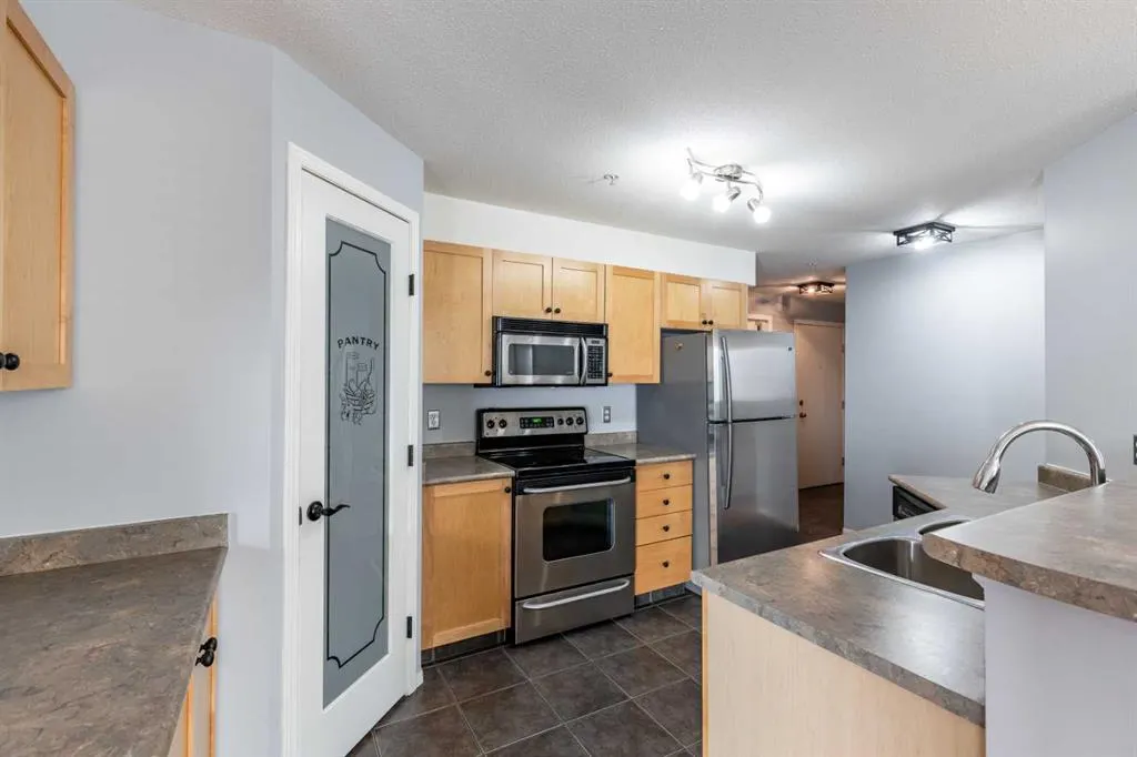 1648 Saamis Drive NW, #220