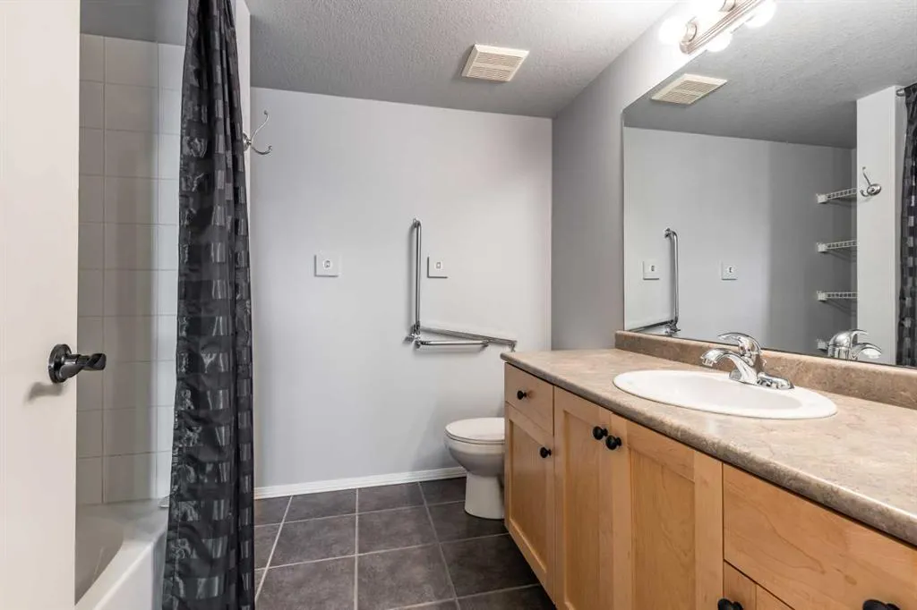 1648 Saamis Drive NW, #220