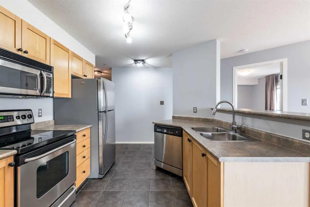 1648 Saamis Drive NW, #220