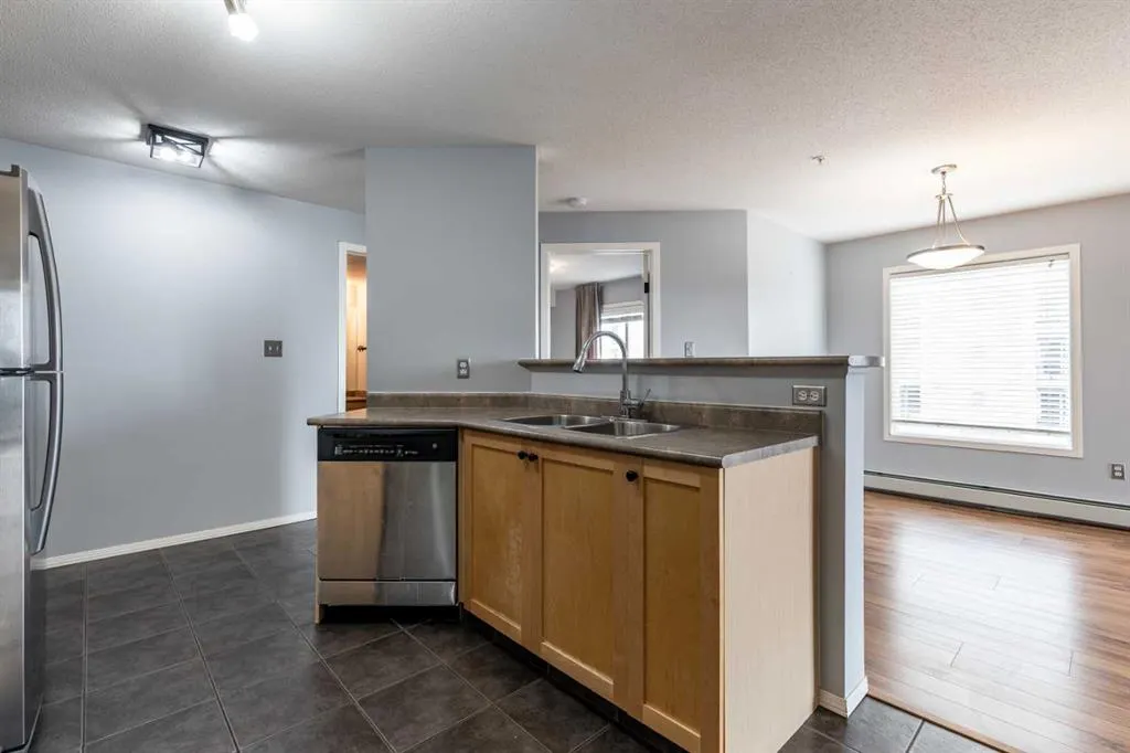 1648 Saamis Drive NW, #220