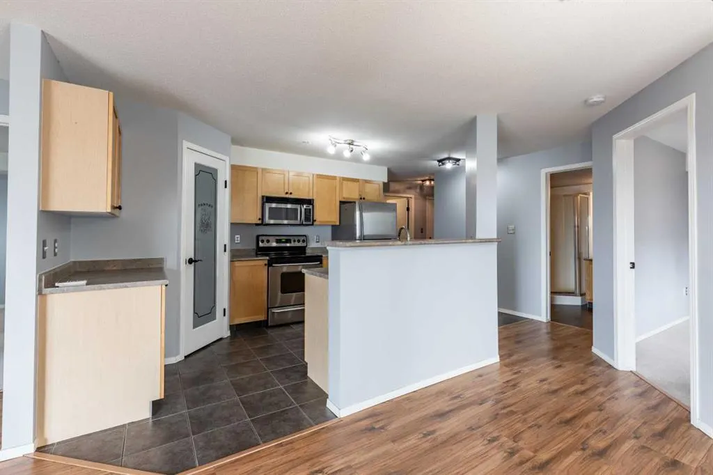 1648 Saamis Drive NW, #220