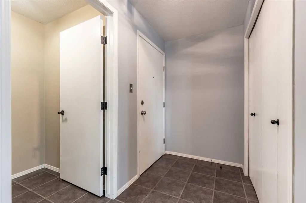 1648 Saamis Drive NW, #220