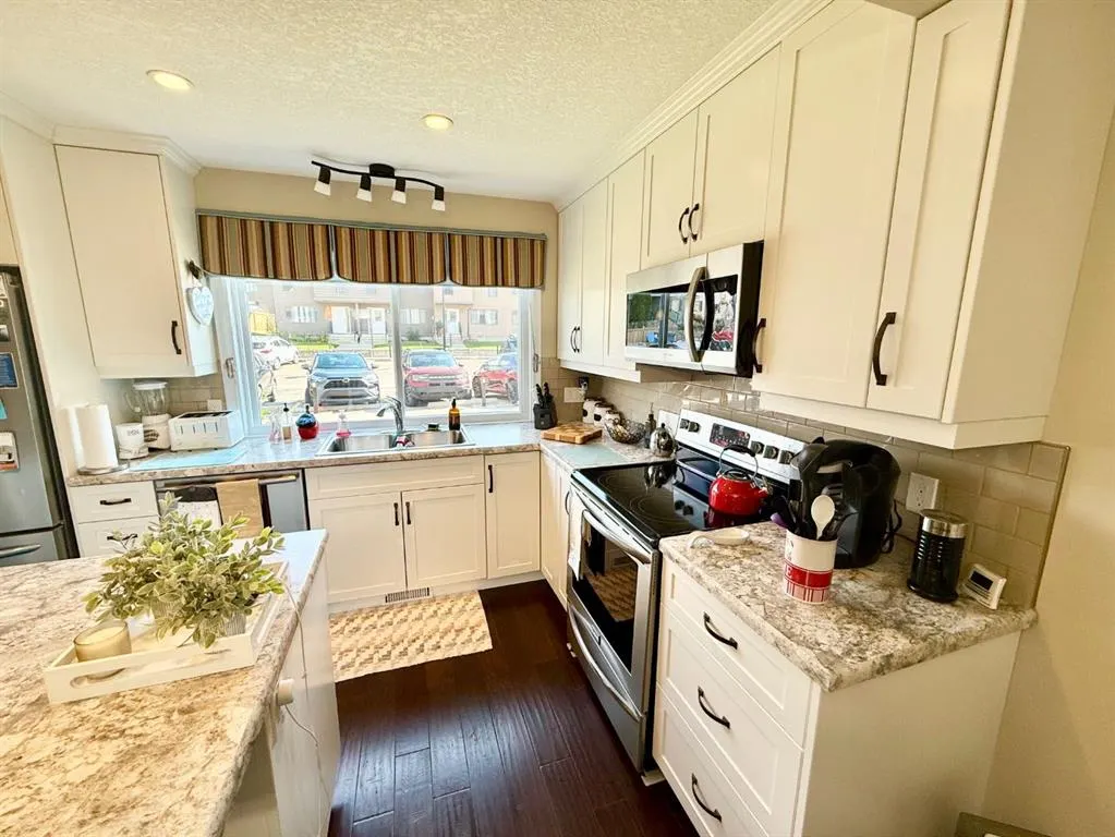 457 COLLINGE Road, #324