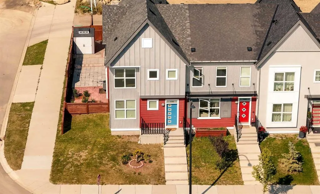 156 Livingston View NE