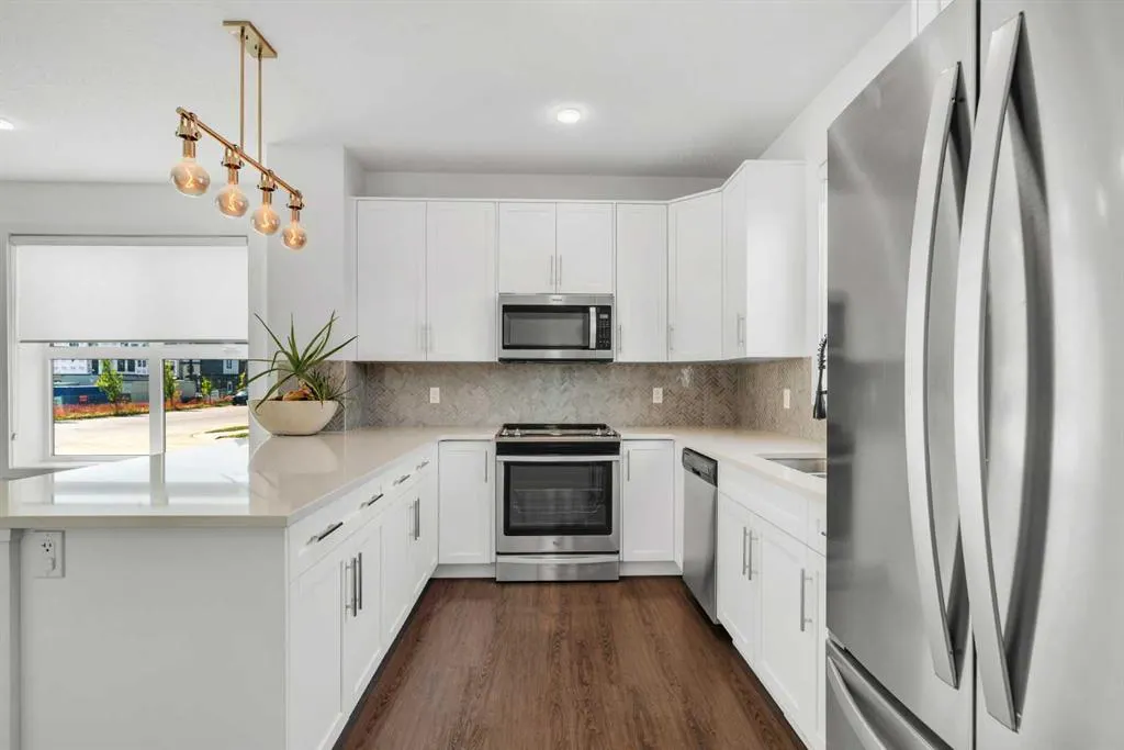156 Livingston View NE