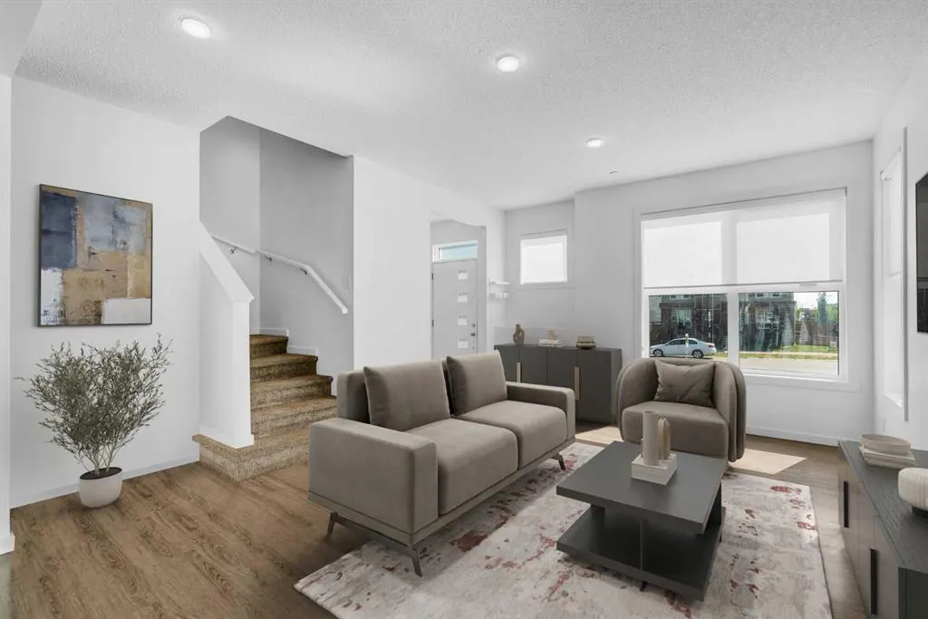156 Livingston View NE