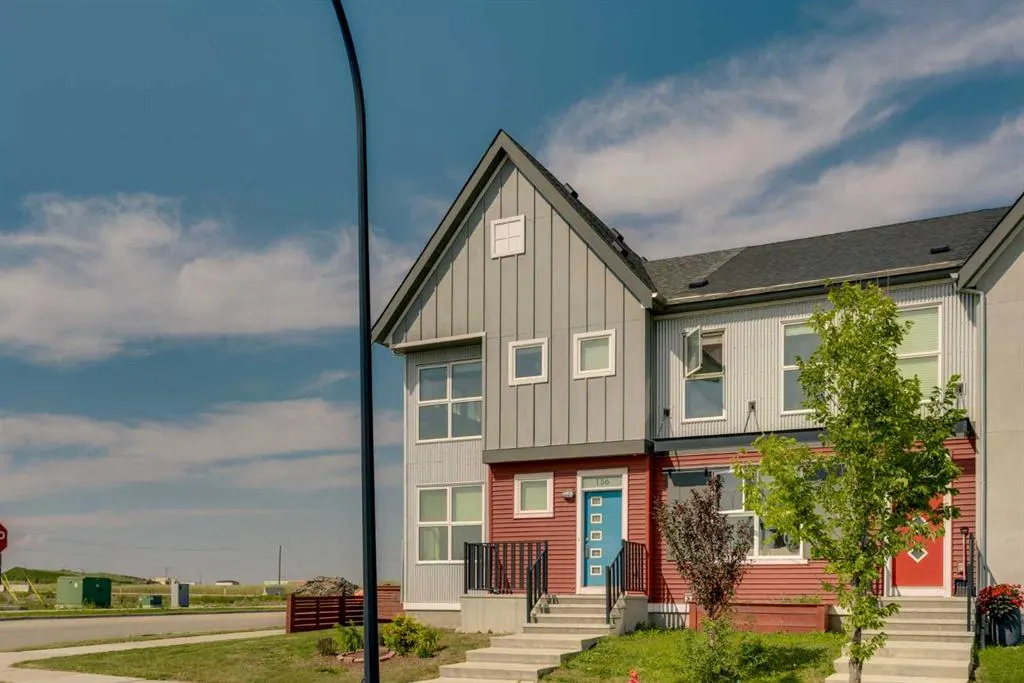 156 Livingston View NE