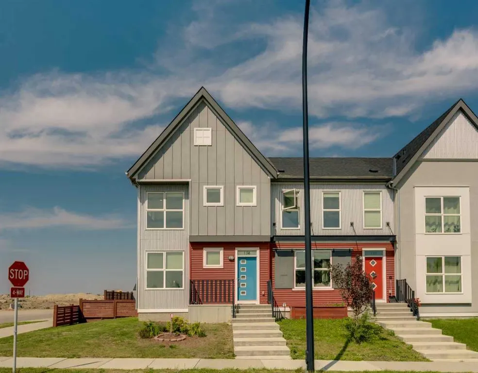 156 Livingston View NE