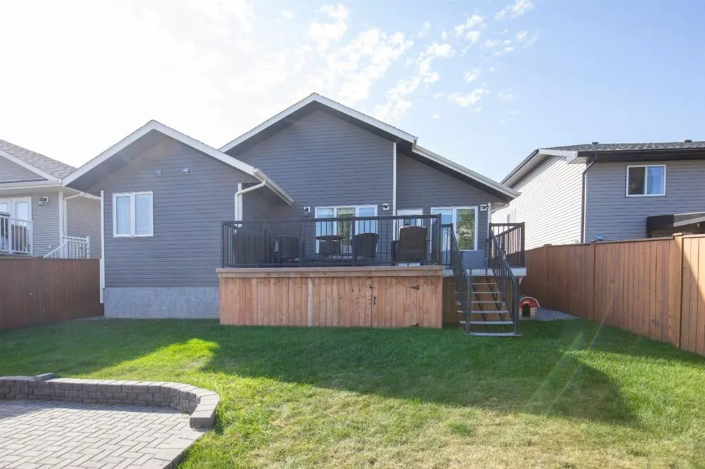 87 Valentine Crescent