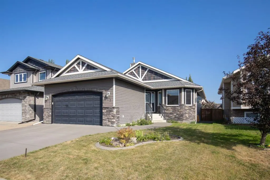 87 Valentine Crescent