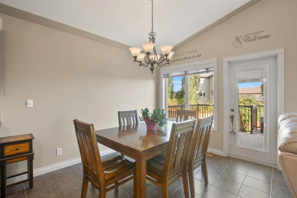 87 Valentine Crescent