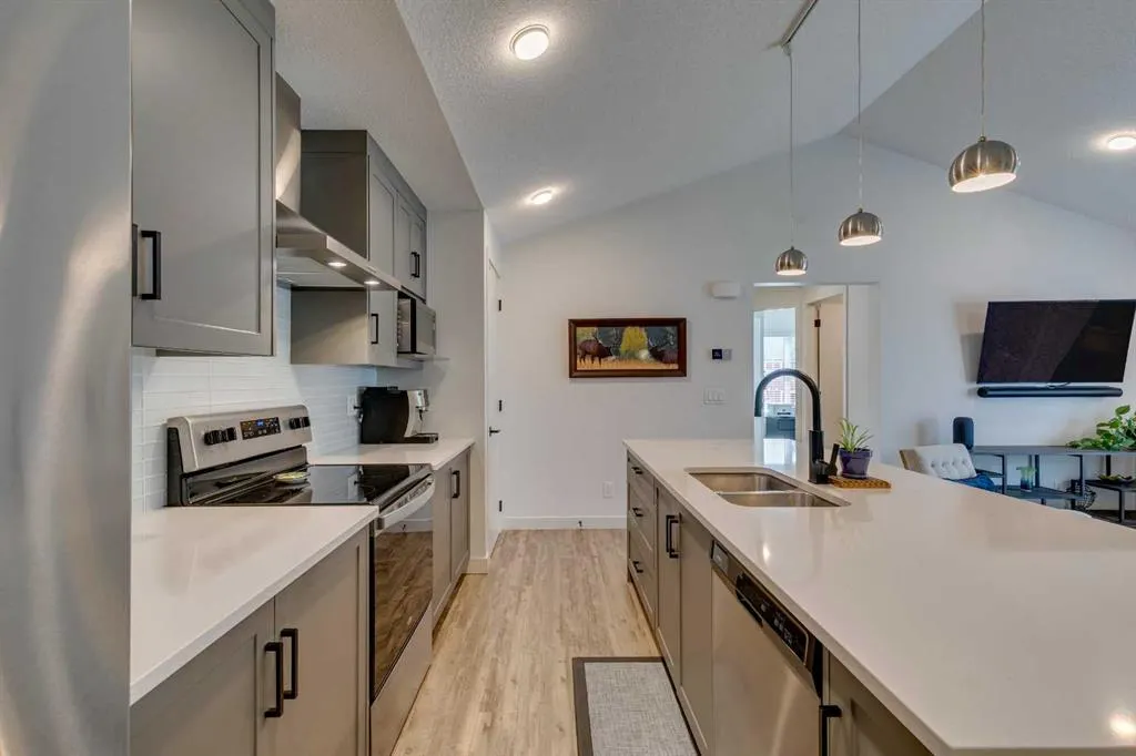 100 Walgrove Court SE, #3402