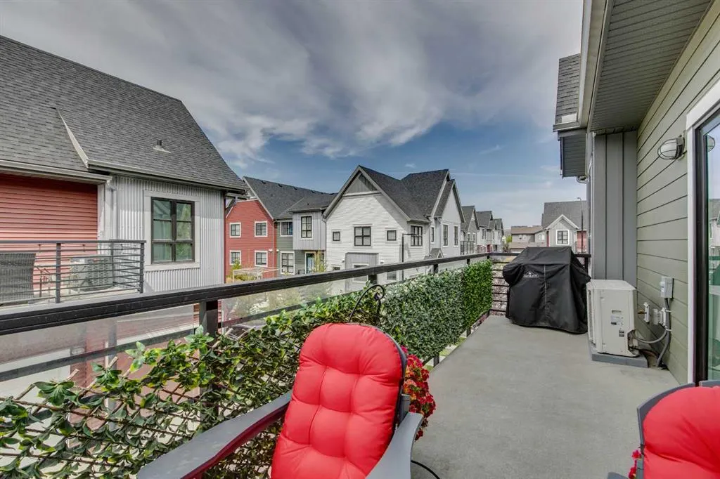 100 Walgrove Court SE, #3402