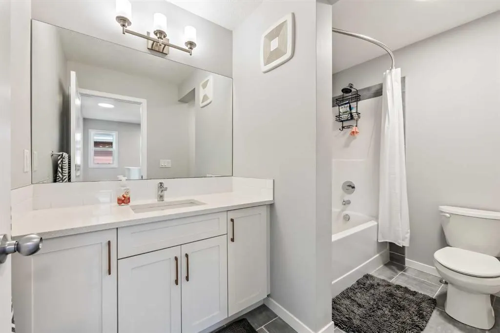 66 Magnolia Terrace SE
