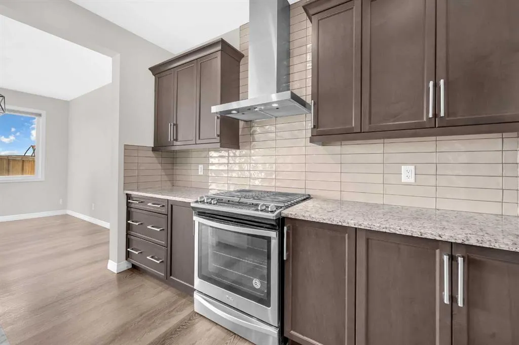 385 Corner Meadows Way NE