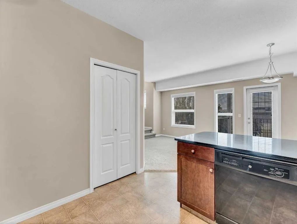 298 Somerset Way SE, #11