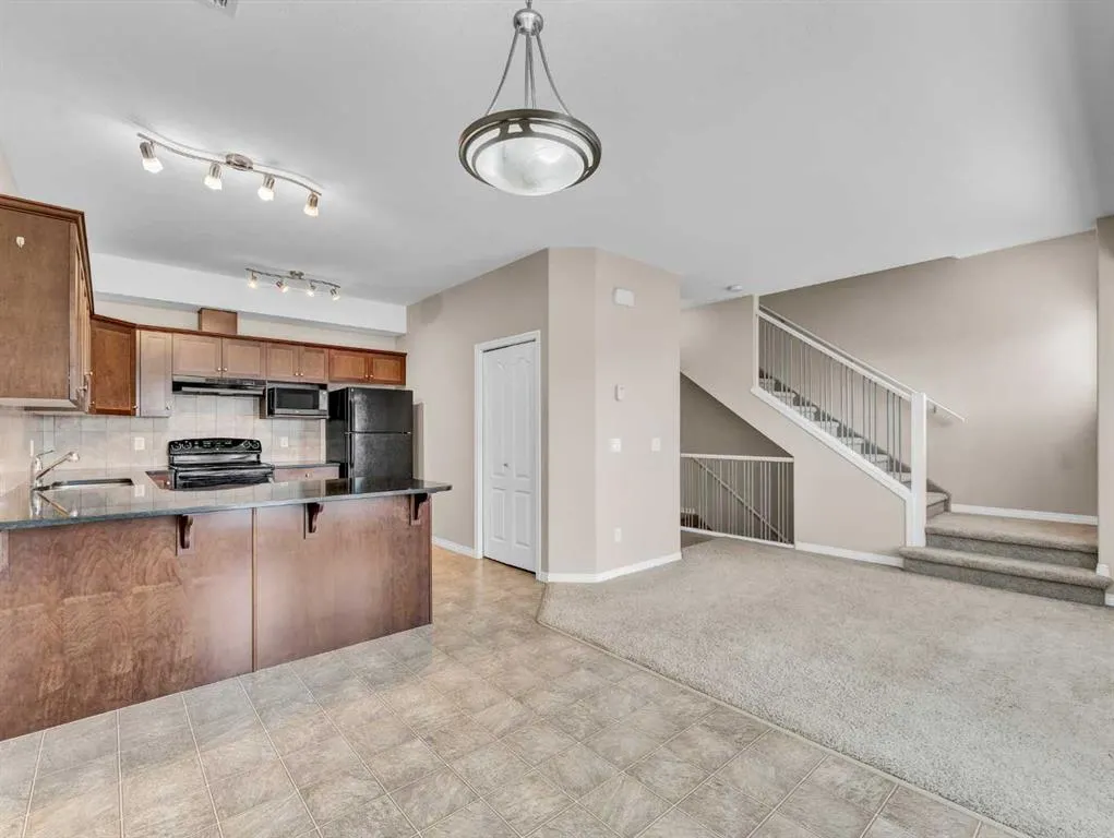 298 Somerset Way SE, #11