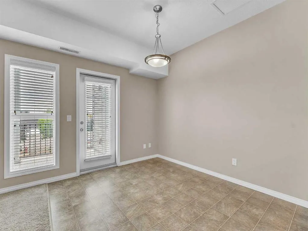 298 Somerset Way SE, #11