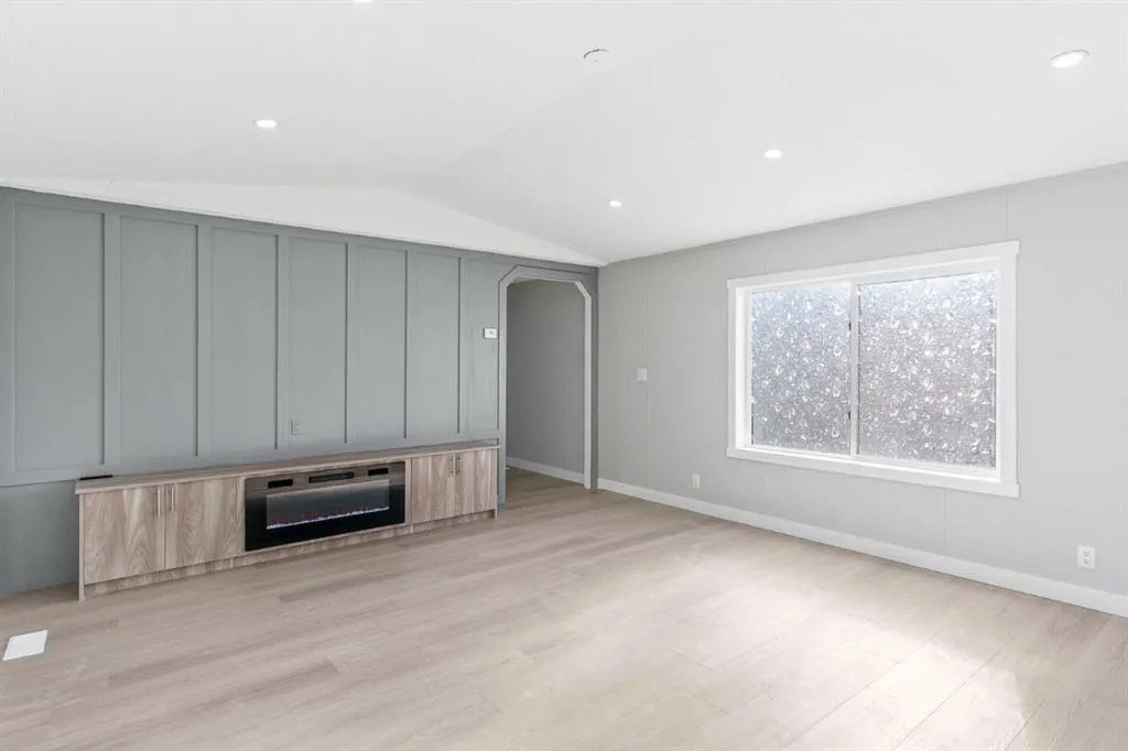 1101 84 Street NE, #802