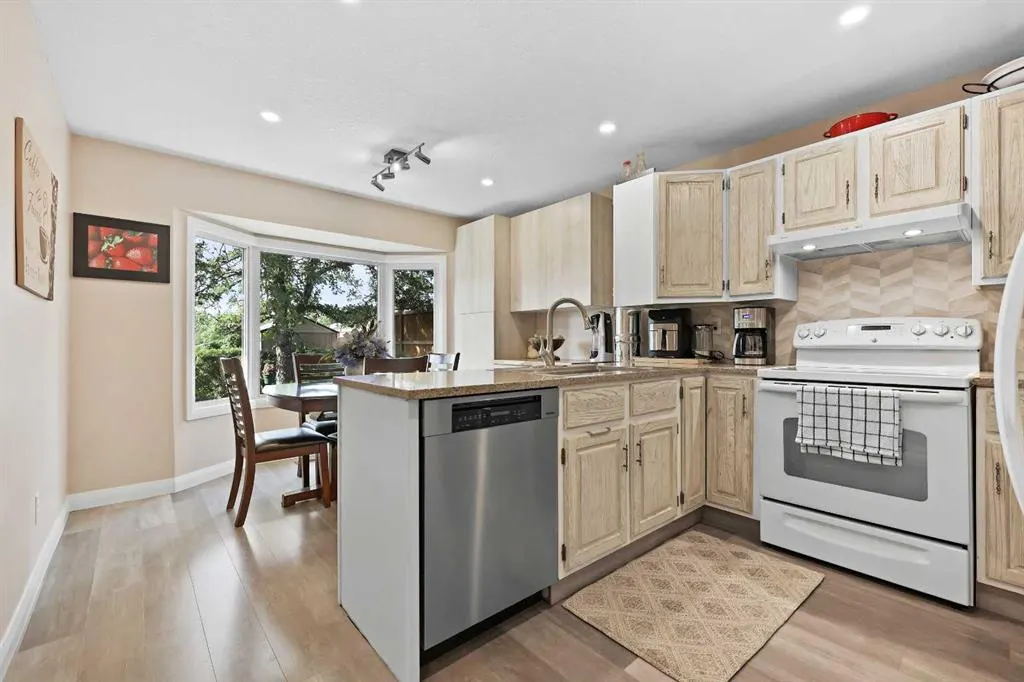 100 Hawkfield Crescent NW