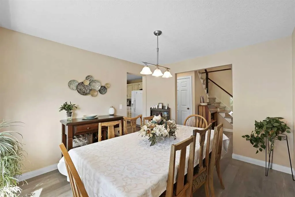 100 Hawkfield Crescent NW