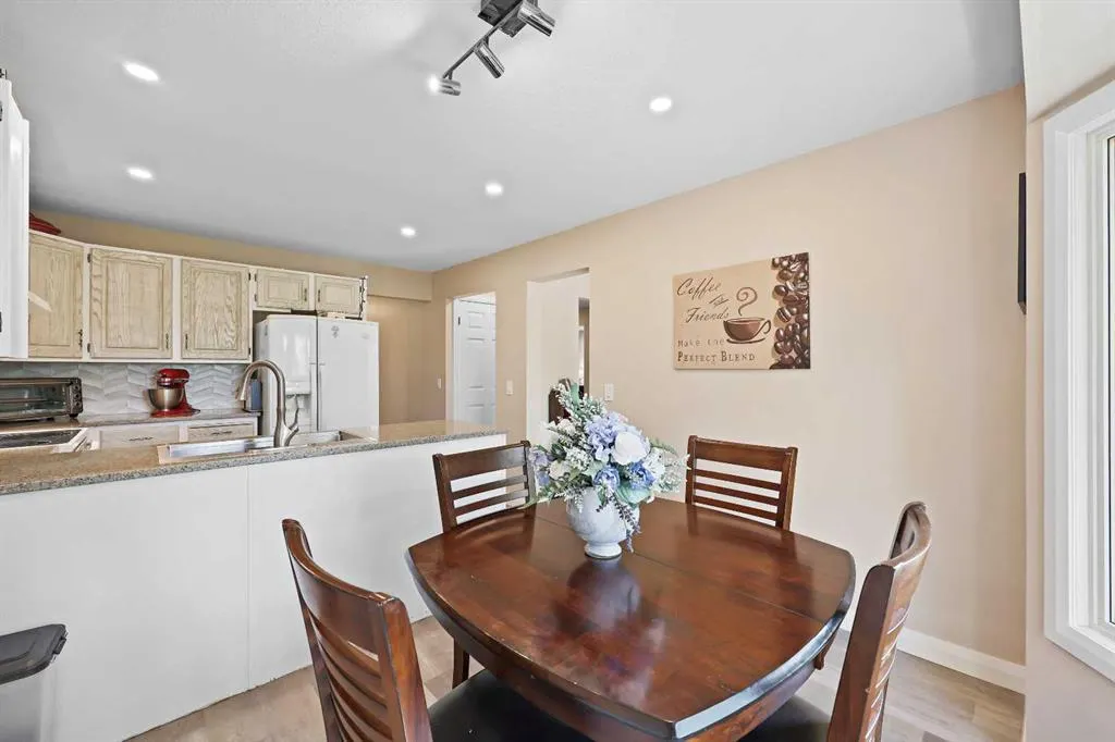 100 Hawkfield Crescent NW