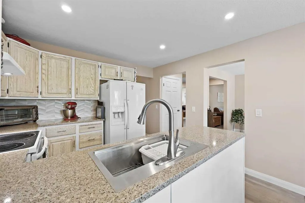 100 Hawkfield Crescent NW