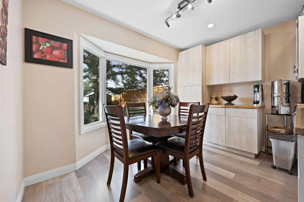 100 Hawkfield Crescent NW